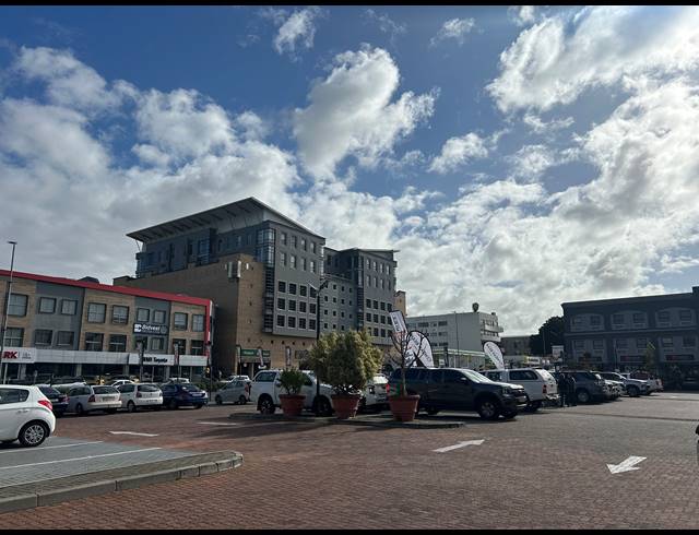 182M² BUILDING TO LET IN TYGER VALLEY